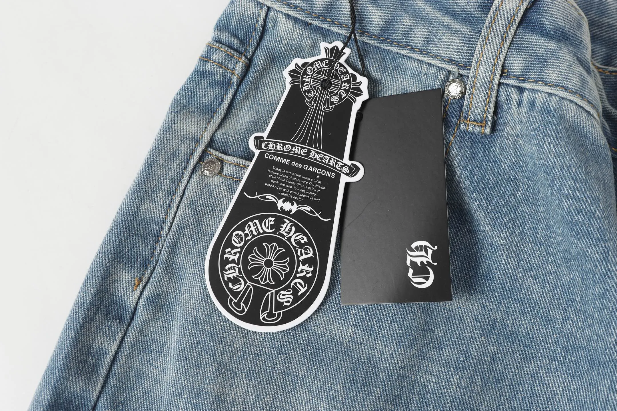 P260 Cross-border model, please do not place an order if you are pursuing quality - Chrome Hearts/Chrome Hearts Cross ✝️ Inlaid embroidered washed jeans, trousers and casual pants - High weight, high density and high quality. The wool is soft, delicate and skin-friendly. It feels soft and silky. It has excellent warmth and skin-friendly properties. - Customized weaving and dyeing, no color difference. No matter the fabric or workmanship details, it beats the ordinary version on the market - Hardware zipper accessories are all customized, full of details -Colour: washed blue -Size: 28 30 32 34 36